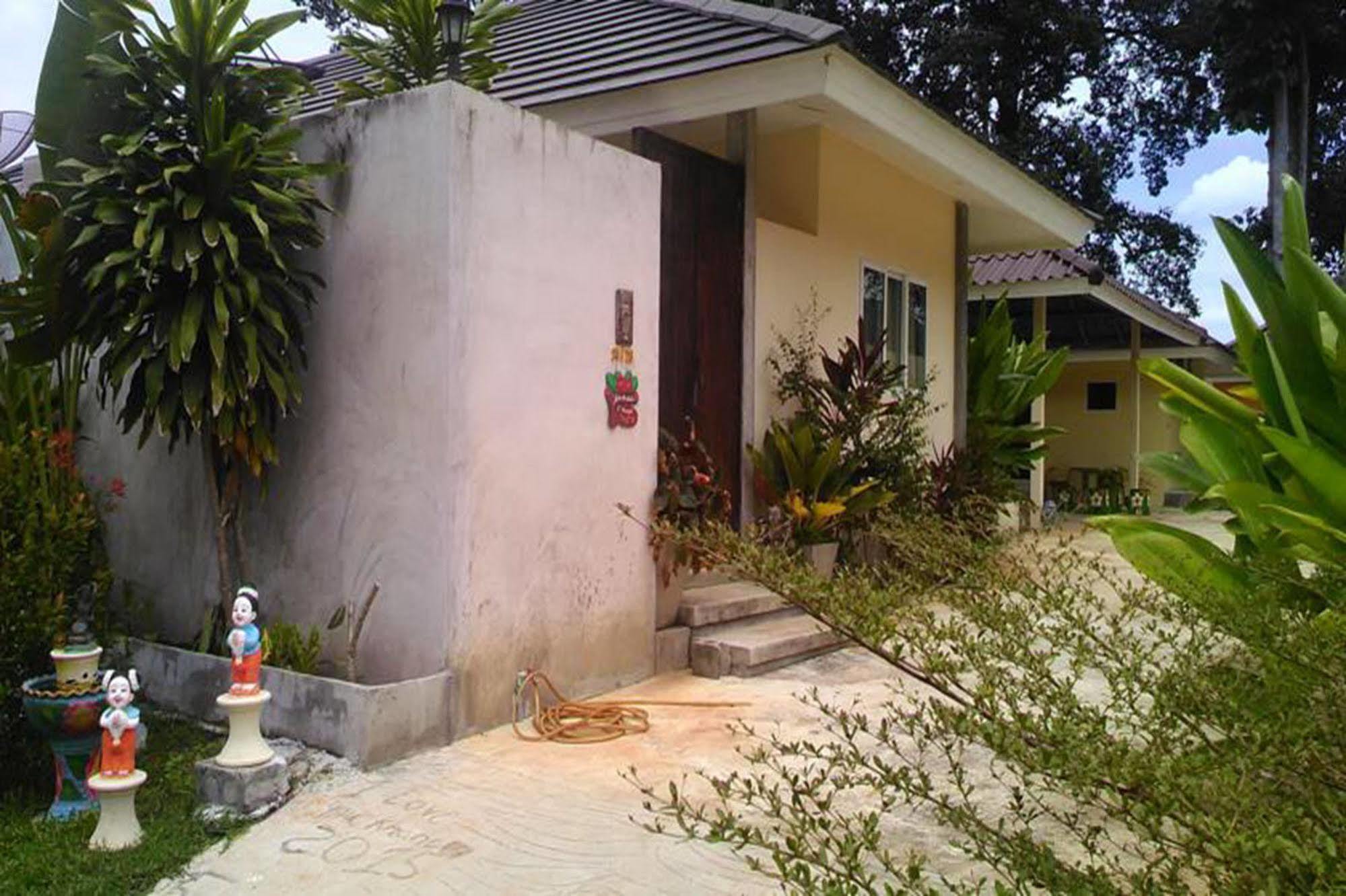 Khanom Garden Suite Bagian luar foto