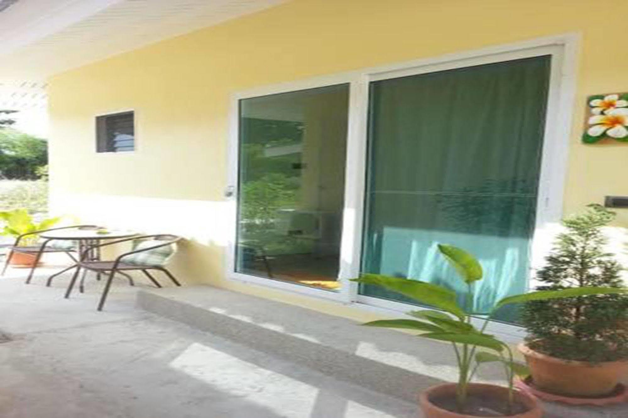 Khanom Garden Suite Bagian luar foto